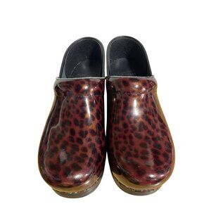 Dansko Womens Clogs Size 39 Brown Leopard Patent Leather Slip On Shoes US 8.5-9